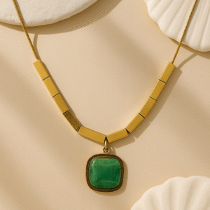 Emerald Glint Pendant Set